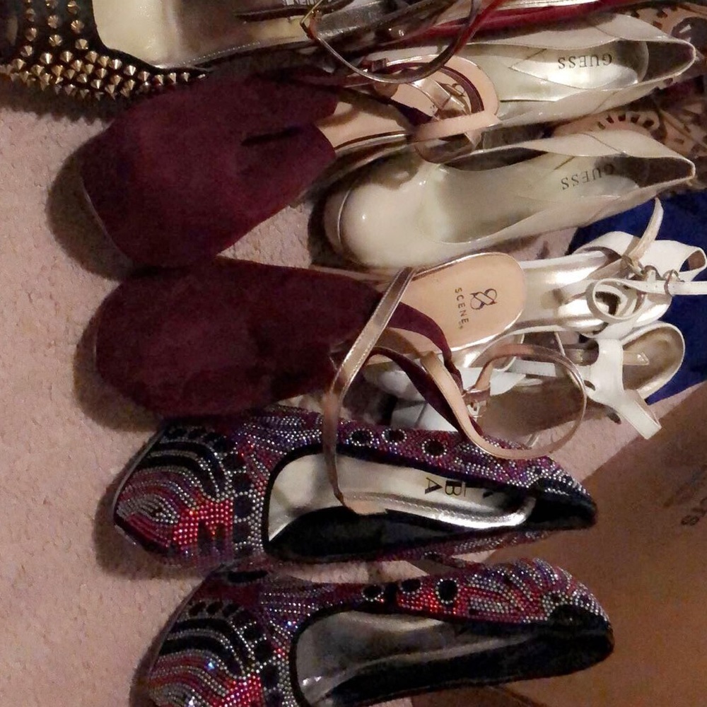 I’m trying to get wade off all this shoes👠any int